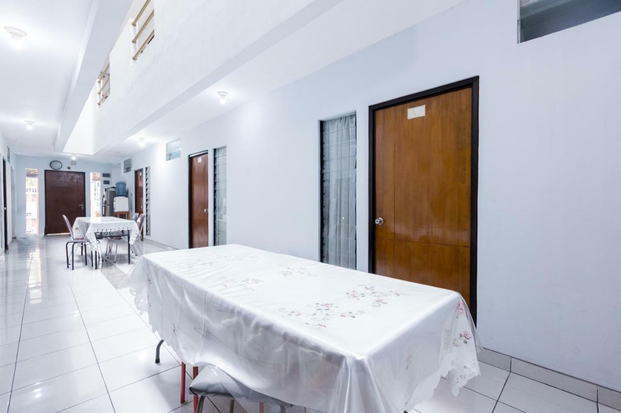 Hotel Super Oyo 1516 Cemara Gading Syariah Bogor Zewnętrze zdjęcie